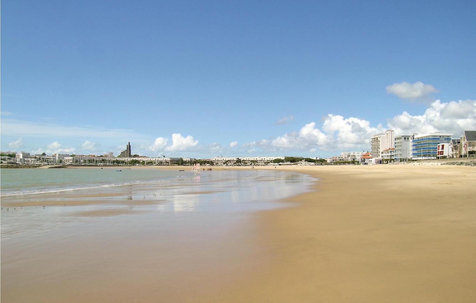 Gorgeous Apartment In Royan With Kitchen Exterior foto
