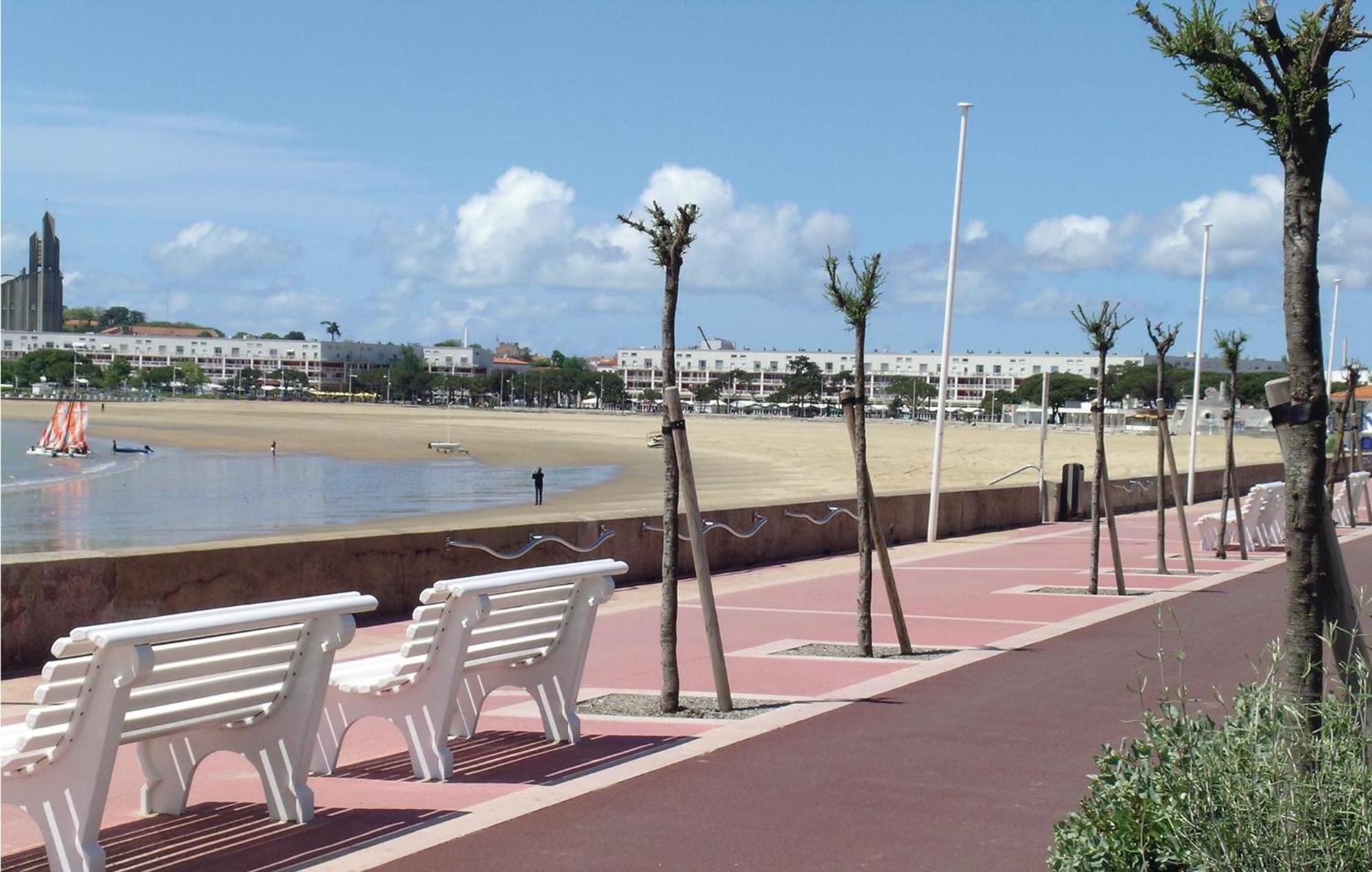 Gorgeous Apartment In Royan With Kitchen Exterior foto