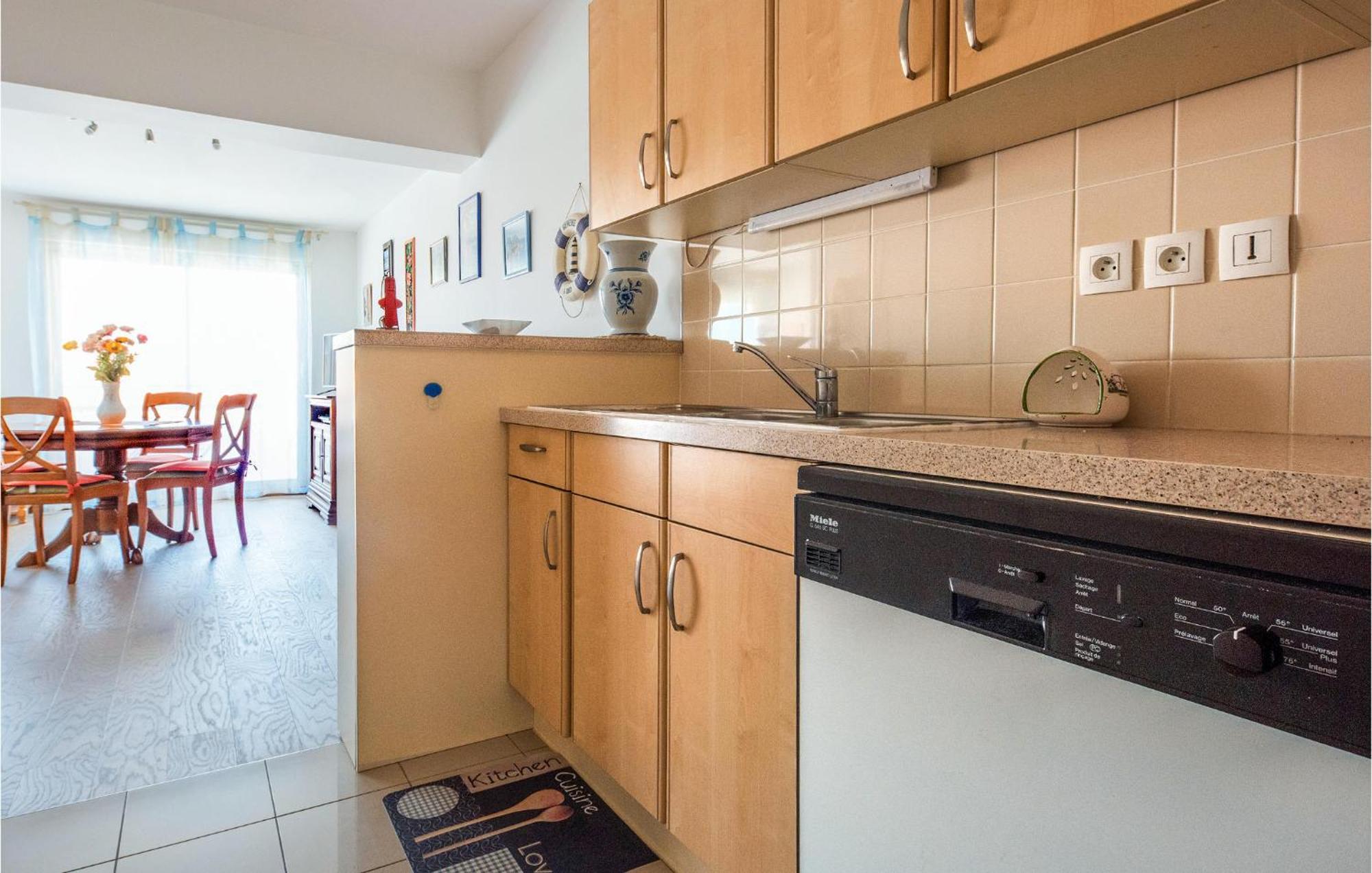 Gorgeous Apartment In Royan With Kitchen Exterior foto